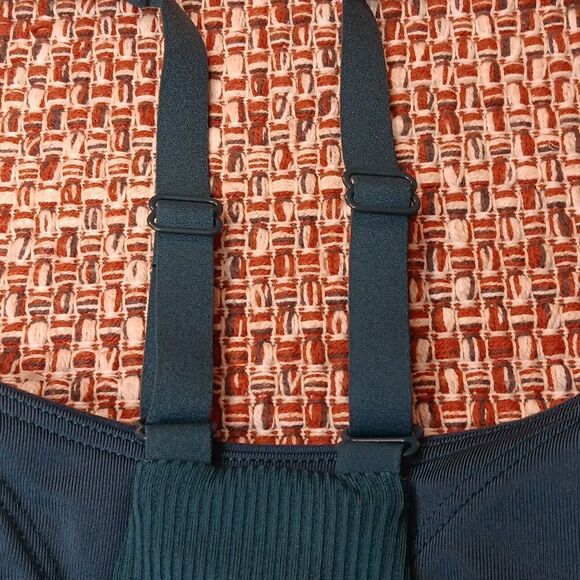 New All In Motion Sports Bra Medium New With Tags - Picture 3 of 6